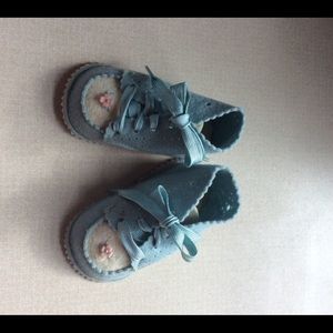 Vintage felt baby shoes